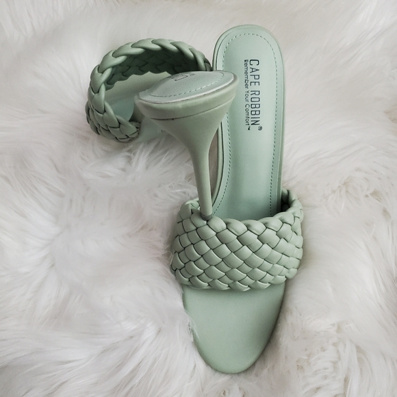 Open toe heels - Picture 3 of 4